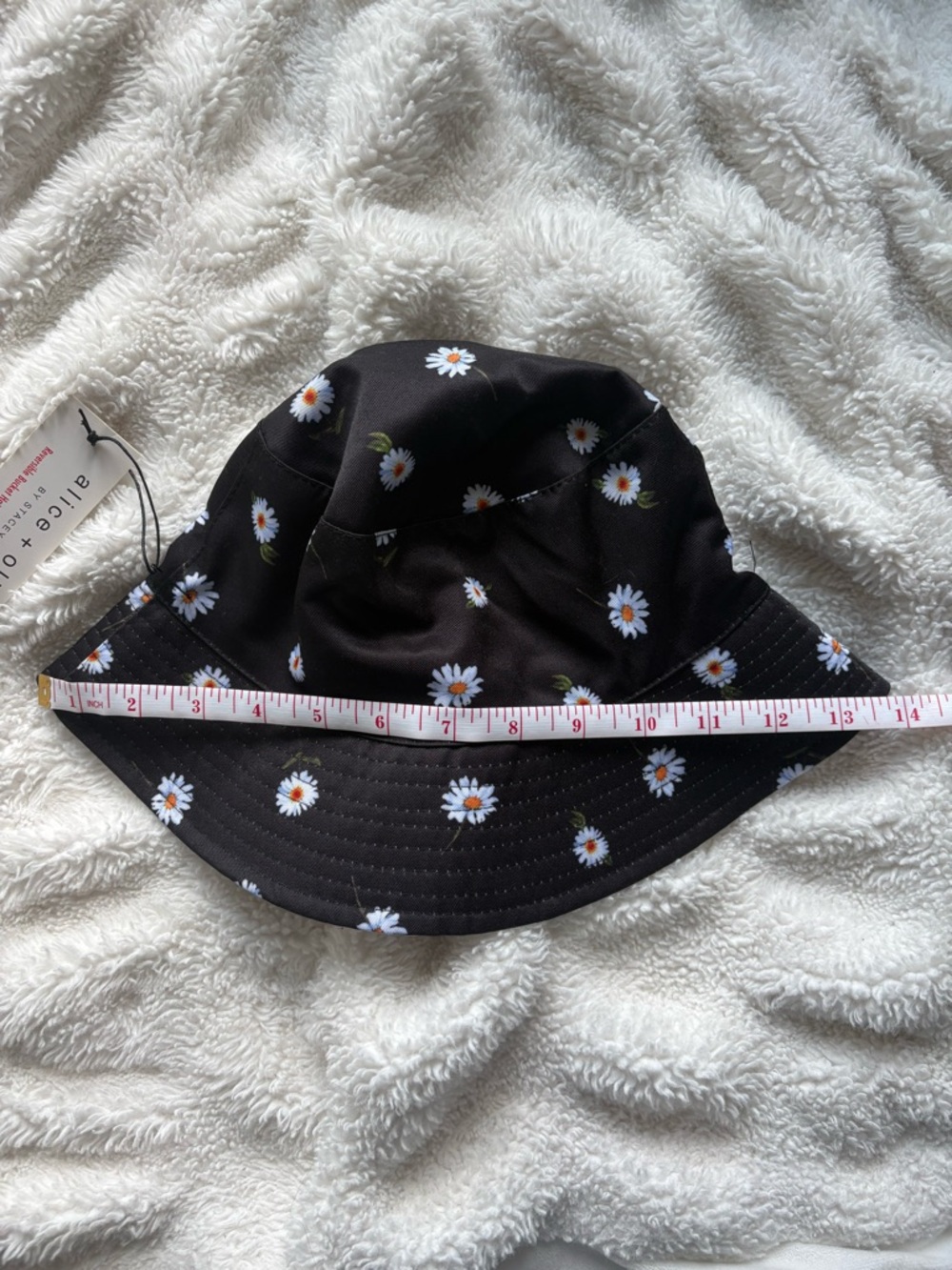 Alice + Olivia Black Reversible Bucket Hat with White Daisy Print - Picture 8 of 9